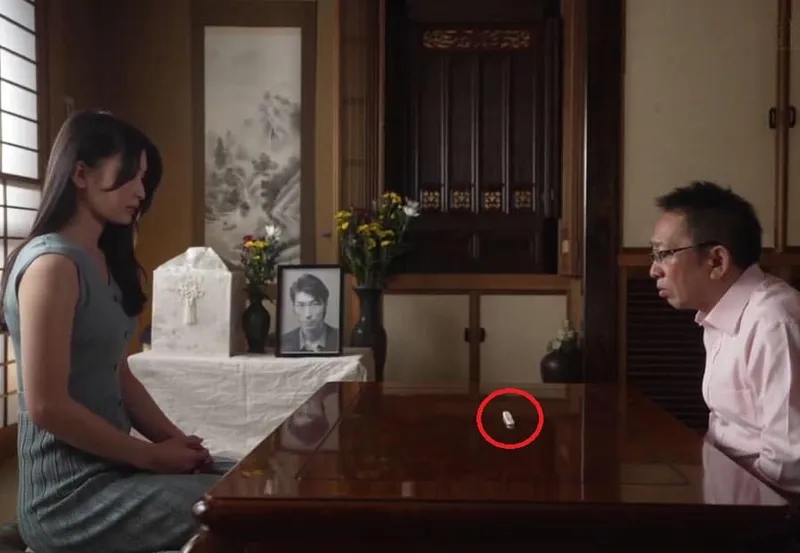 Một ngày sau tang lễ người chồng, người yêu của con trai đã bị bố người chồng ép đụ không bao đến mang thai